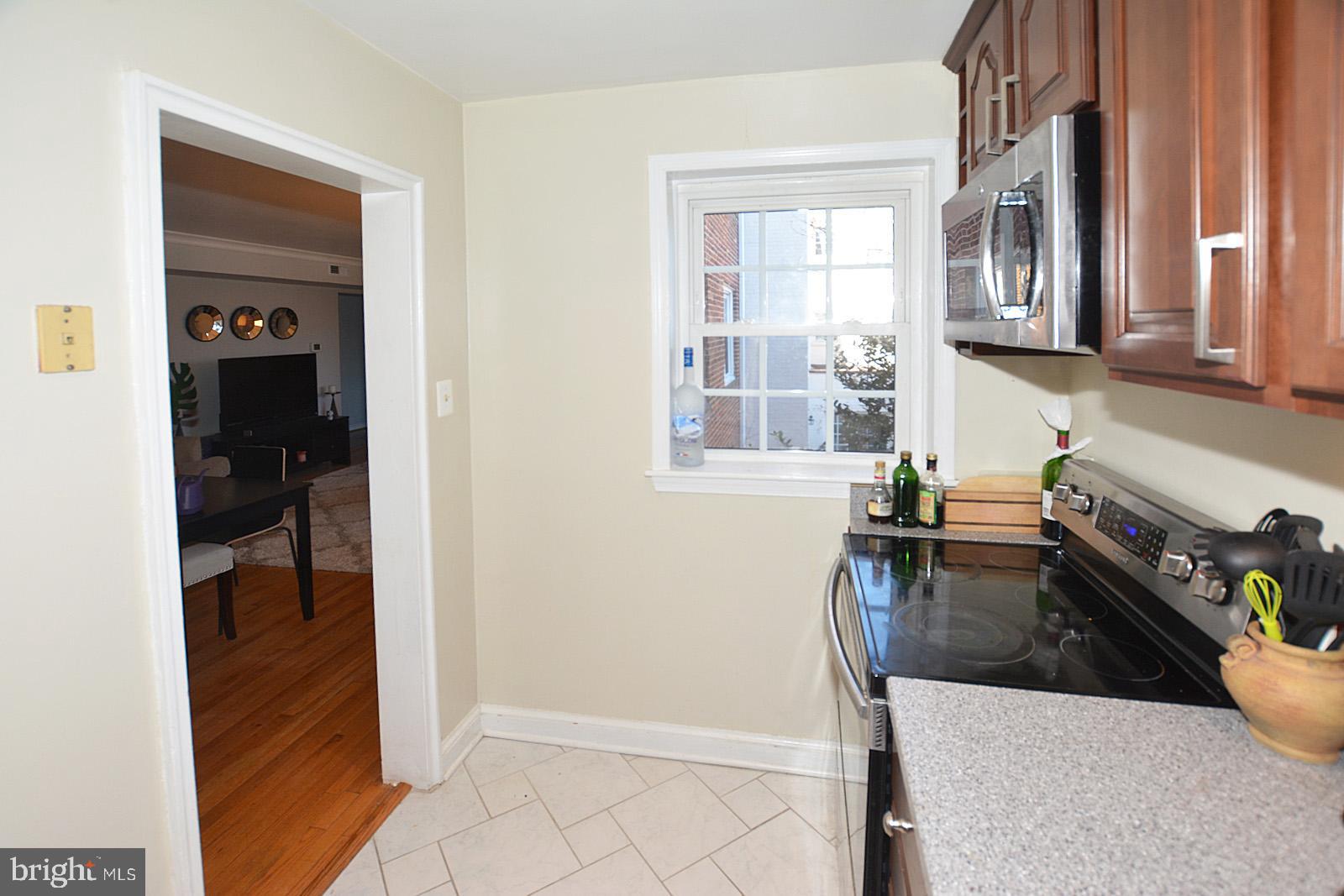 2902 13th Road South, Unit 102 Arlington, VA 22204 - Photo 13 of 20 Kitchen with tile flooring