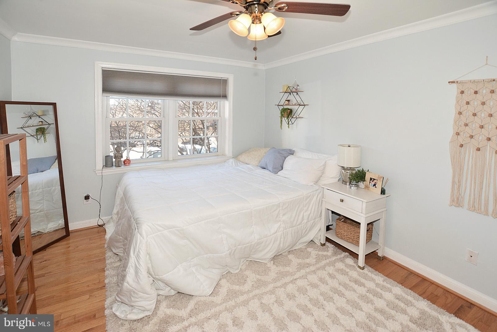2902 13th Road South, Unit 102 Arlington, VA 22204 - Photo 14 of 20 Spacious main bedroom with hardwood floors