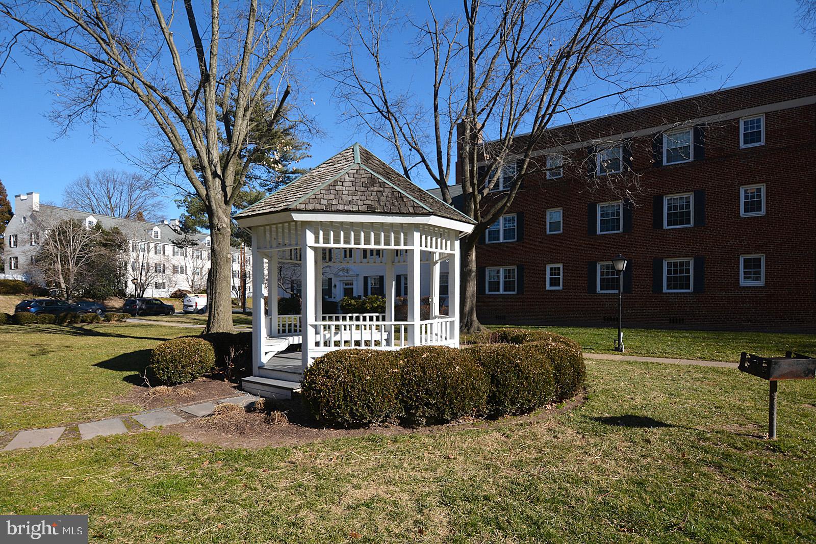 2902 13th Road South, Unit 102 Arlington, VA 22204 - Photo 20 of 20 Adorable community gazebo