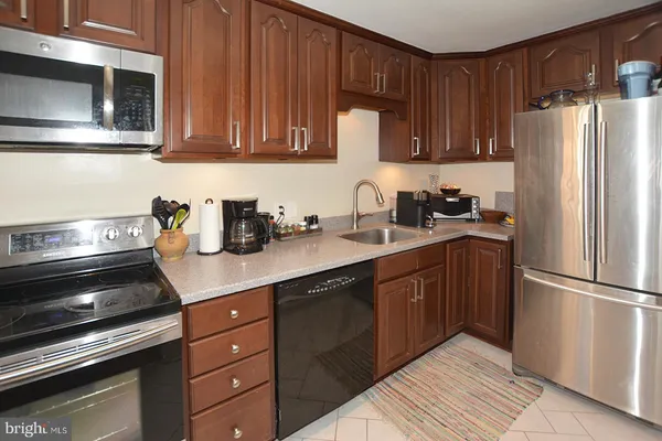 $2,150 | 2902 13th Road South, Unit 102, Arlington, VA 22204