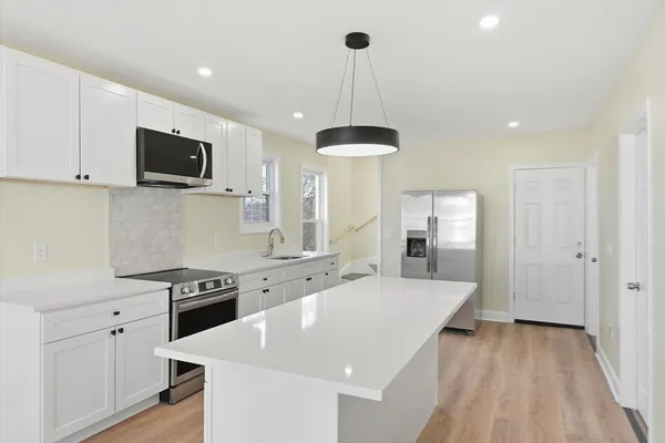 $799,900 | 6 Kimball Street, Haverhill, MA 01830