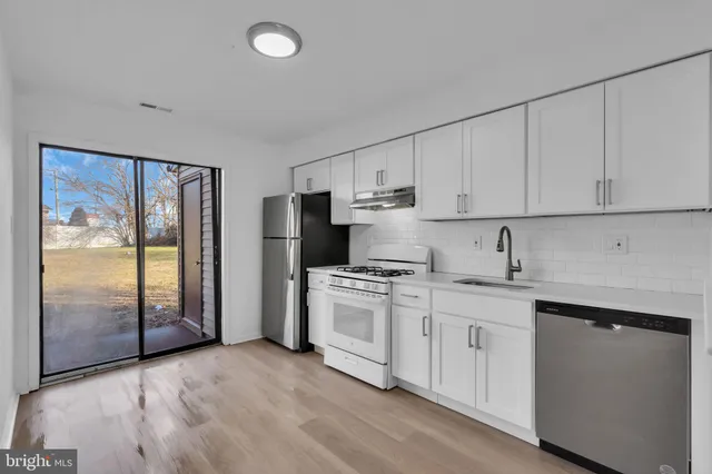 $2,200 | 54 Hopewell Lane, Unit A, Sicklerville, NJ 08081