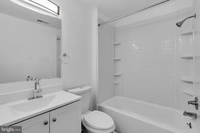 $2,200 | 54 Hopewell Lane, Unit A, Sicklerville, NJ 08081