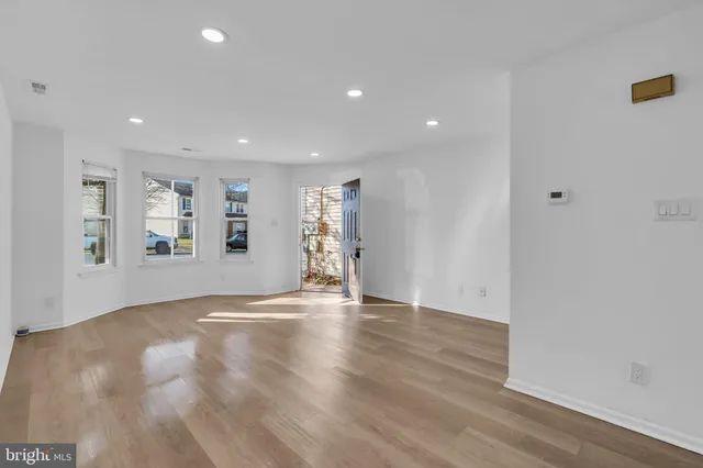 $2,200 | 54 Hopewell Lane, Unit A, Sicklerville, NJ 08081