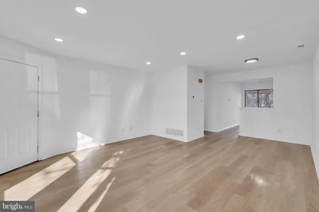 $2,200 | 54 Hopewell Lane, Unit A, Sicklerville, NJ 08081