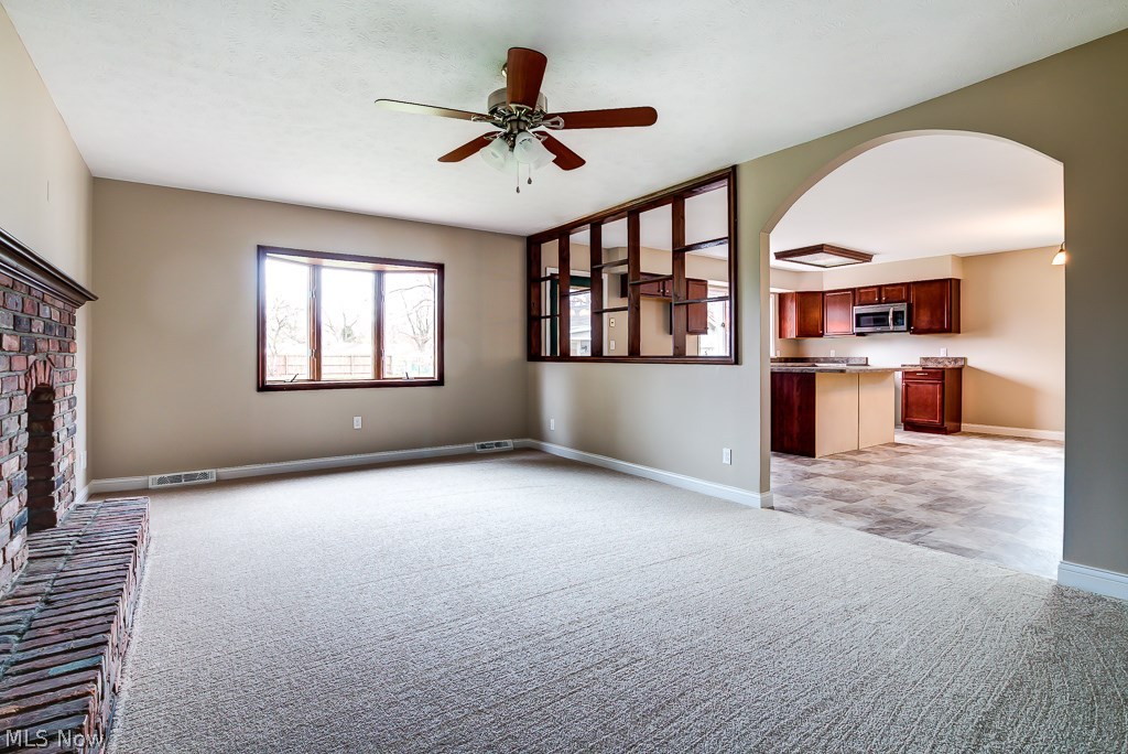 139 Fairgrounds Road Painesville, OH 44077 - Photo 2 of 23