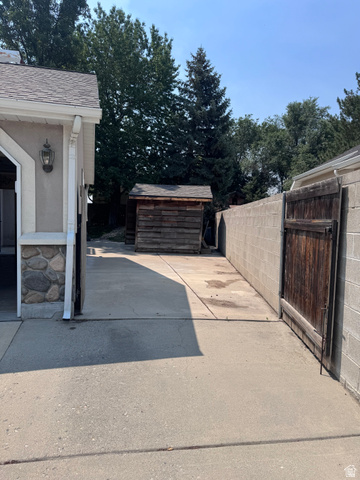 944 Bernay Circle Sandy, UT 84094 - Photo 13 of 43