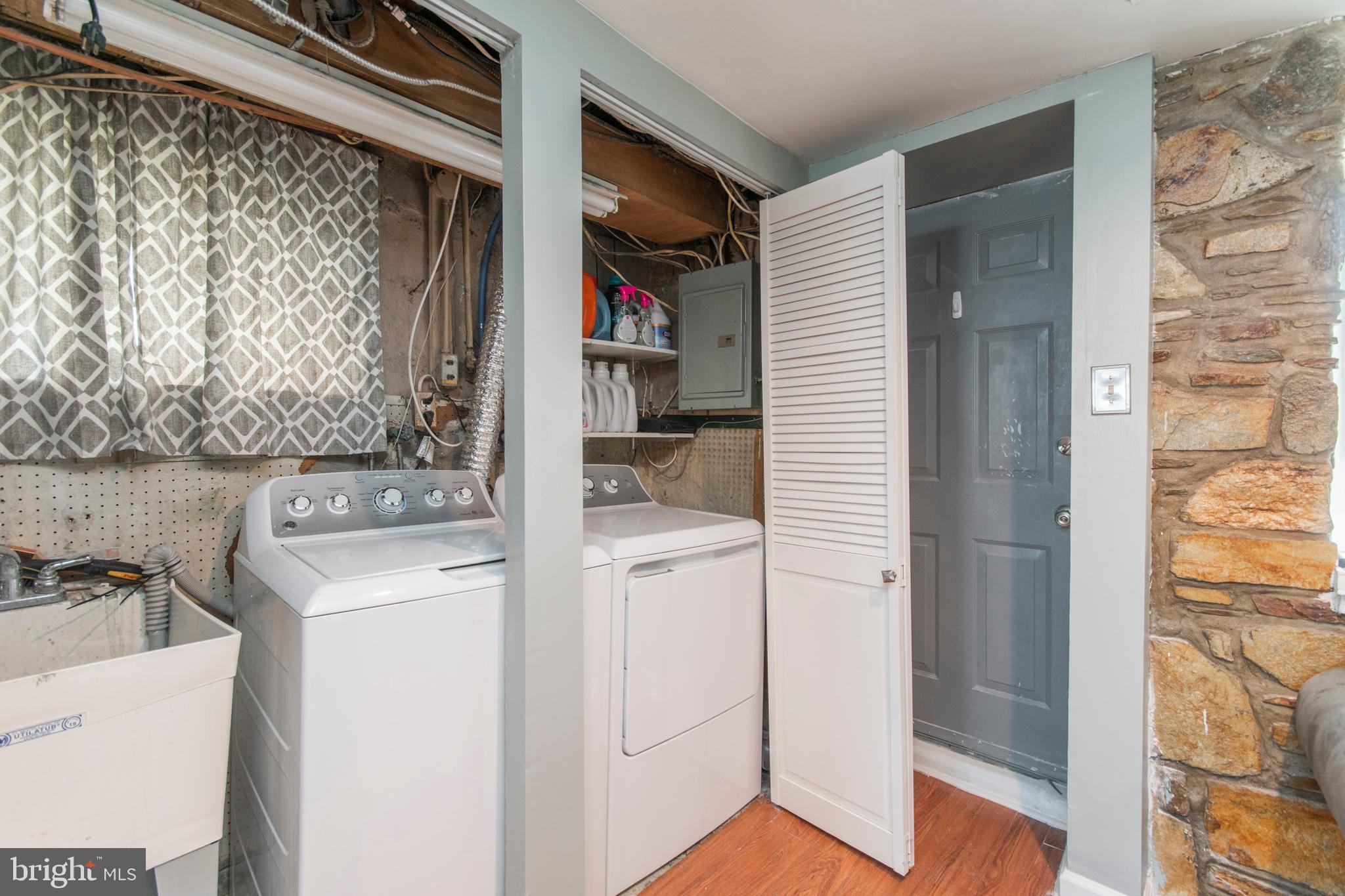 3326 Fordham Road Philadelphia, PA 19114 - Photo 27 of 29 Basement Laundry