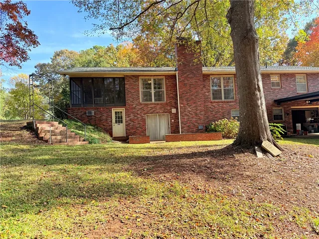 $352,000 | 100 Hillandale Road, Pendleton, SC 29670