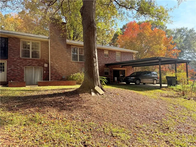 $352,000 | 100 Hillandale Road, Pendleton, SC 29670