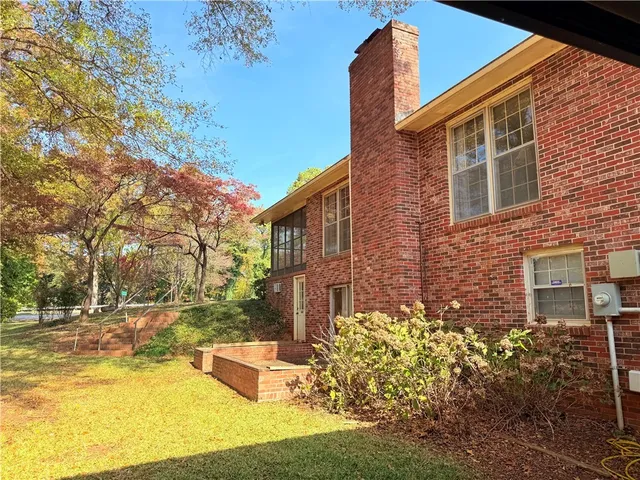 $352,000 | 100 Hillandale Road, Pendleton, SC 29670