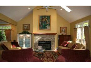2766 Pointe Cove Road Bloomington, IN 47401 - Photo 3 of 16 Gallery Image 3