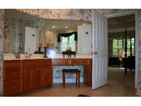 2766 Pointe Cove Road Bloomington, IN 47401 - Photo 8 of 16 Gallery Image 8