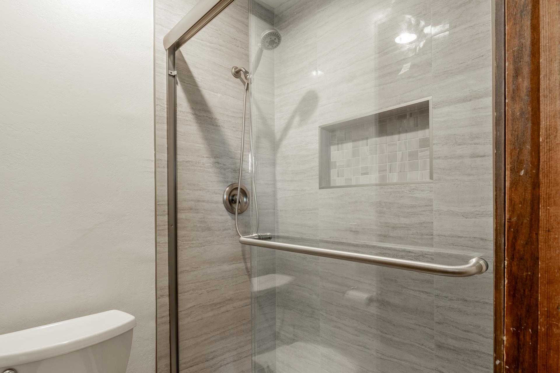 94 John Muir Road, Unit 132 Mammoth Lakes, CA 93546 - Photo 28 of 58 a bathroom with a shower
