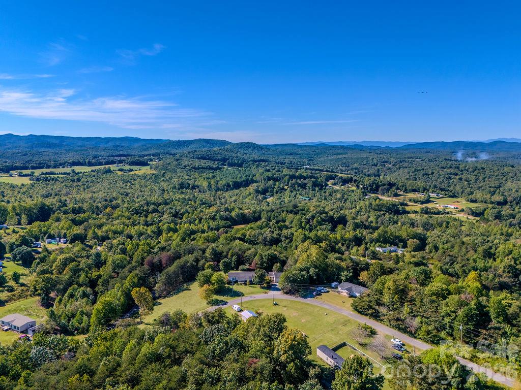 6041 Kaylas Ridge Road Connelly Springs, NC 28612 - Photo 5 of 48 Gallery Image 5