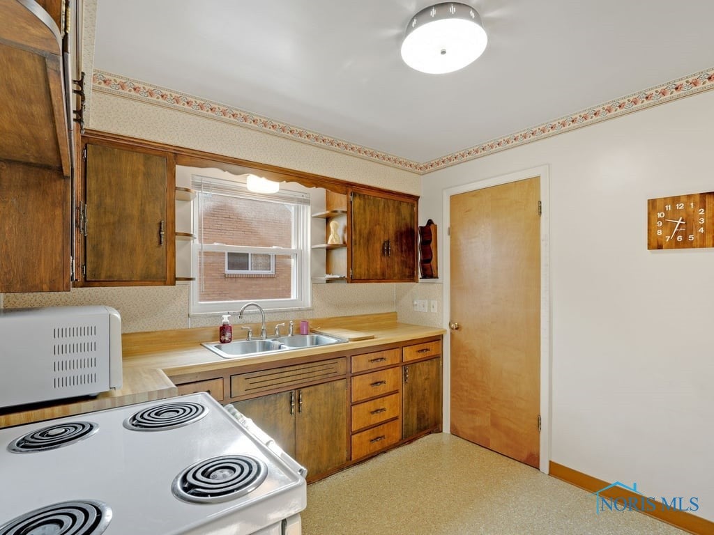 2837 Wyndale Road Toledo, OH 43613 - Photo 16 of 37 Gallery Image 16
