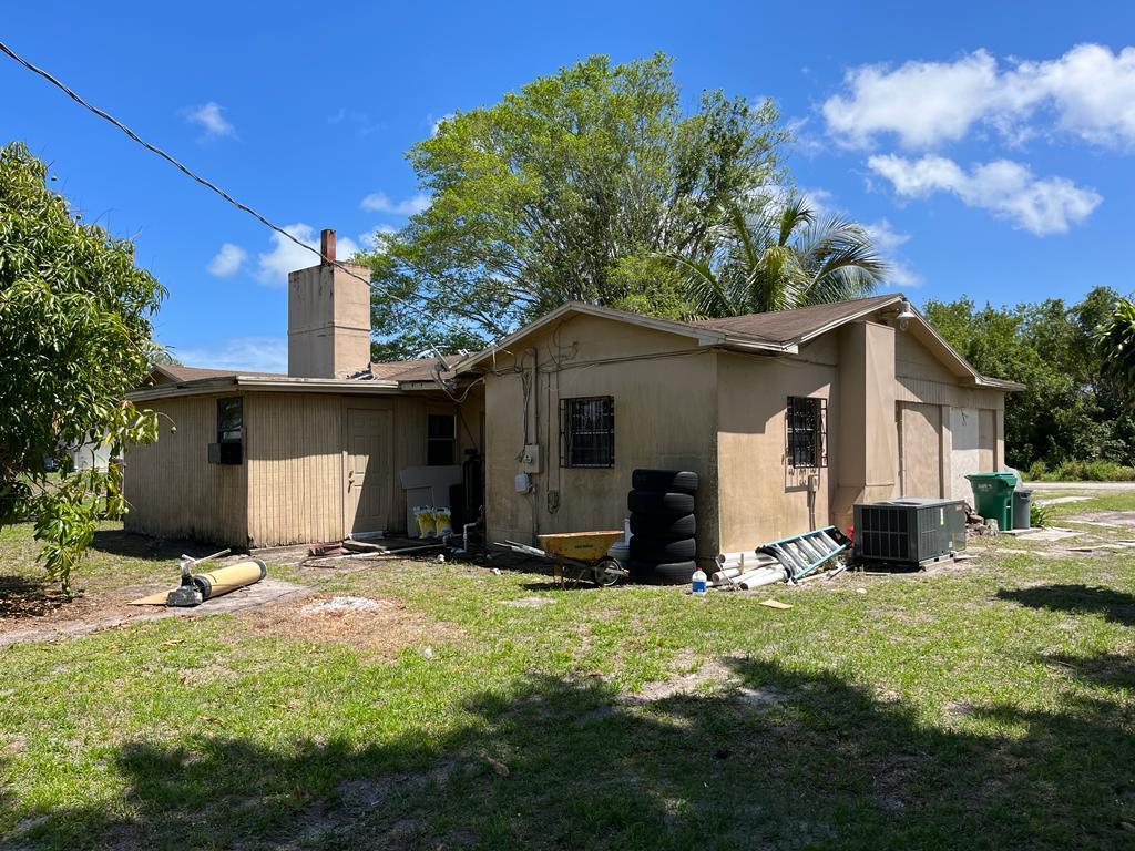 3404 Ave O Fort Pierce, FL 34947 - Photo 12 of 16 PHOTO-2023-05-10-07-04-32 3