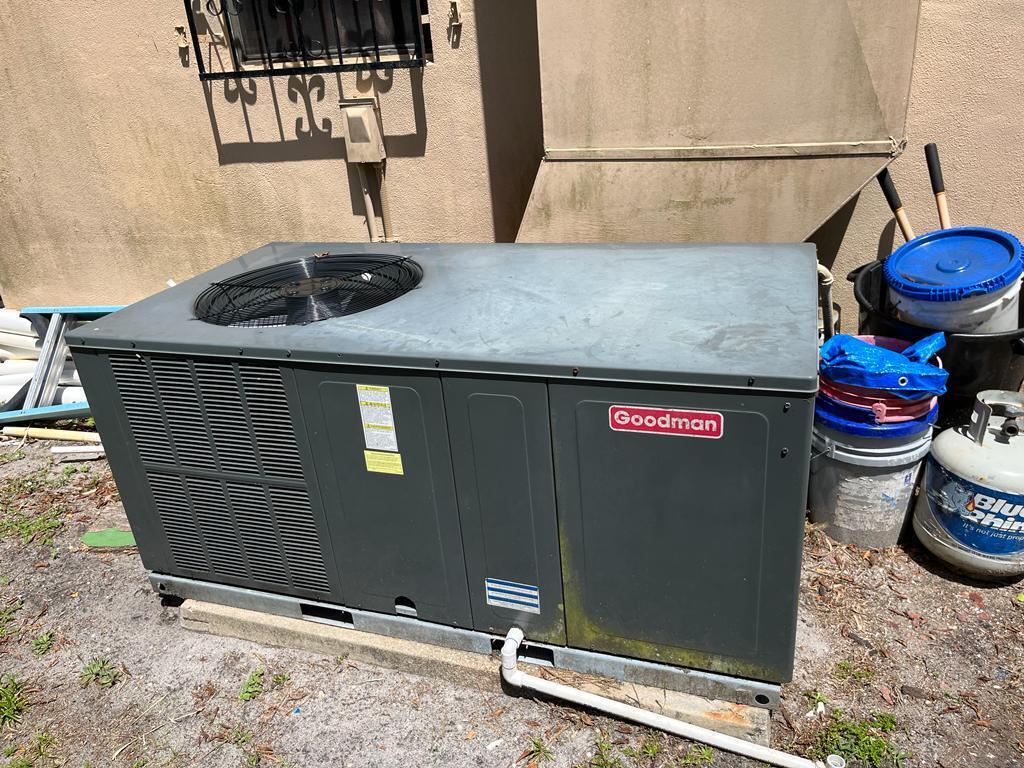 3404 Ave O Fort Pierce, FL 34947 - Photo 13 of 16 PHOTO-2023-05-10-07-04-32 2