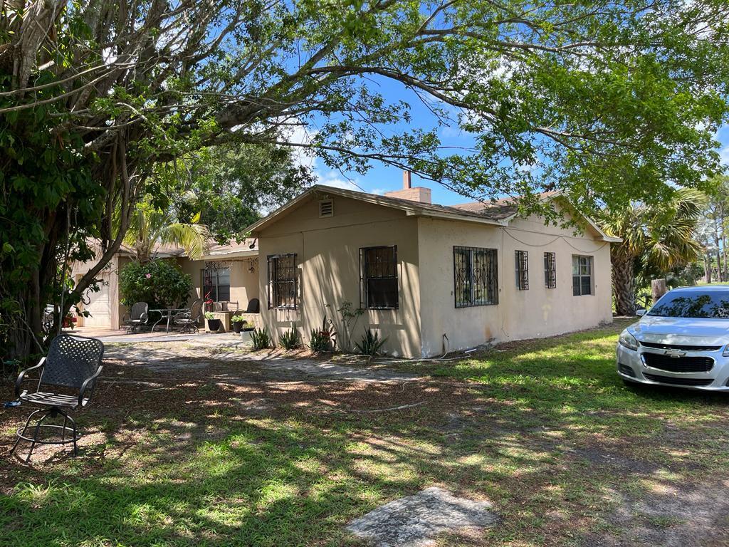 3404 Ave O Fort Pierce, FL 34947 - Photo 15 of 16 PHOTO-2023-05-10-07-04-32 6