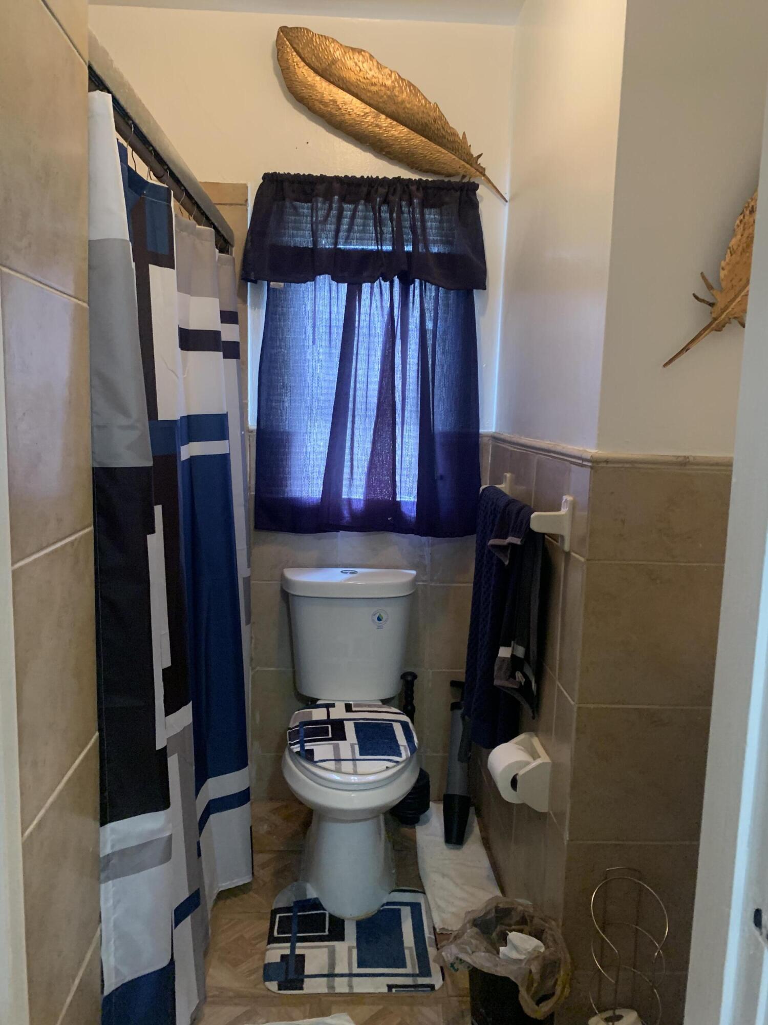 3404 Ave O Fort Pierce, FL 34947 - Photo 8 of 16 Bathroom#2 (2)