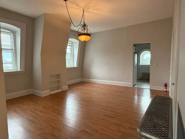 $2,300 | 241 Middle Street, Unit 8, Portsmouth, NH 03801