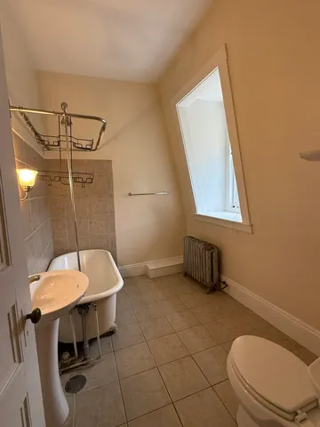 $2,300 | 241 Middle Street, Unit 8, Portsmouth, NH 03801