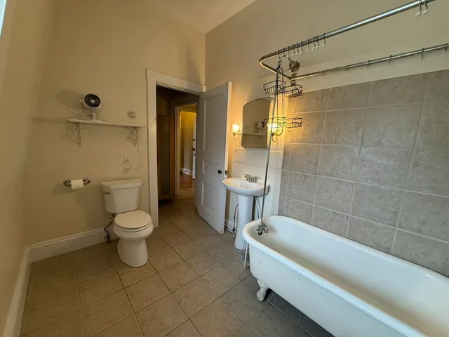 $2,300 | 241 Middle Street, Unit 8, Portsmouth, NH 03801