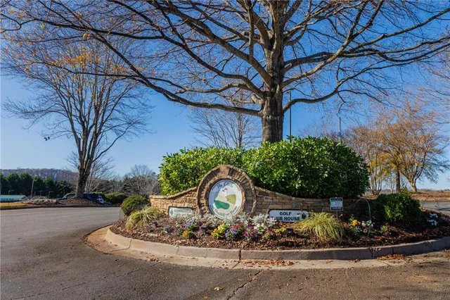 $725,000 | 5020 Hickory Hills Drive, Woodstock, GA 30188