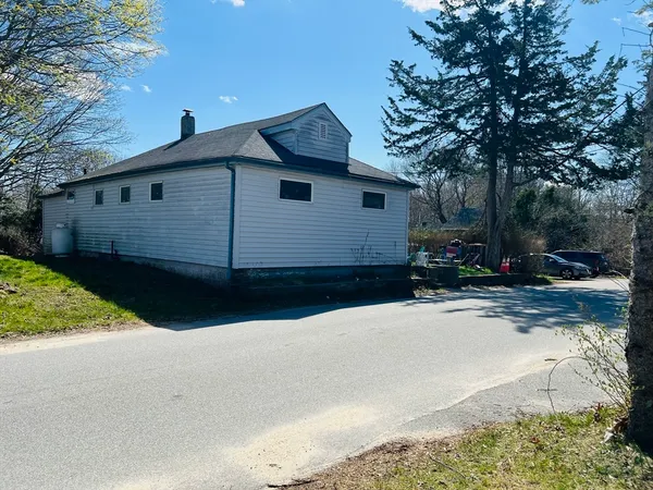 $299,900 | 19 Oakdale Street, Wareham, MA 02571