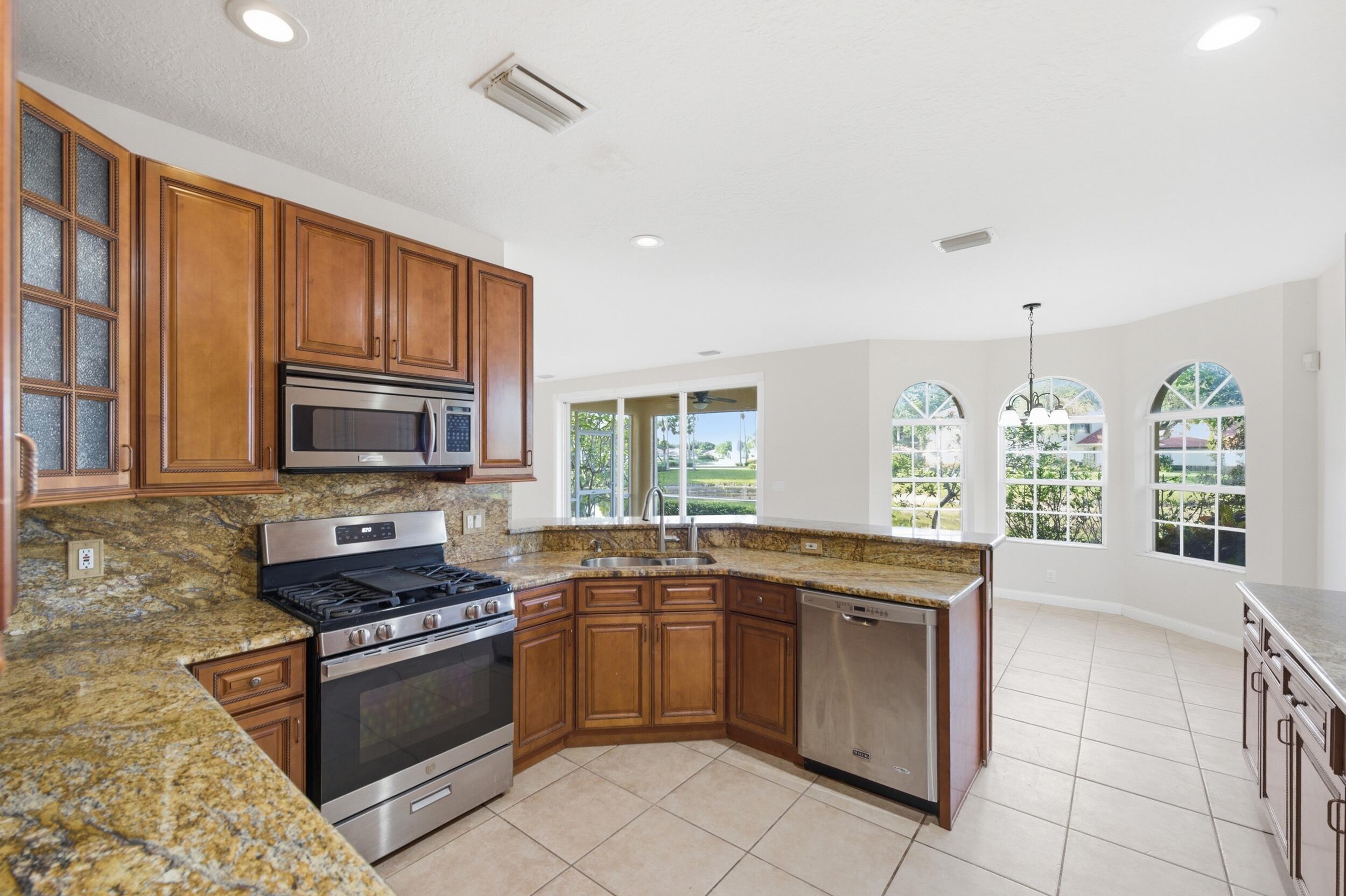207 Banyanwood Point Jupiter, FL 33458 - Photo 3 of 47 Kitchen