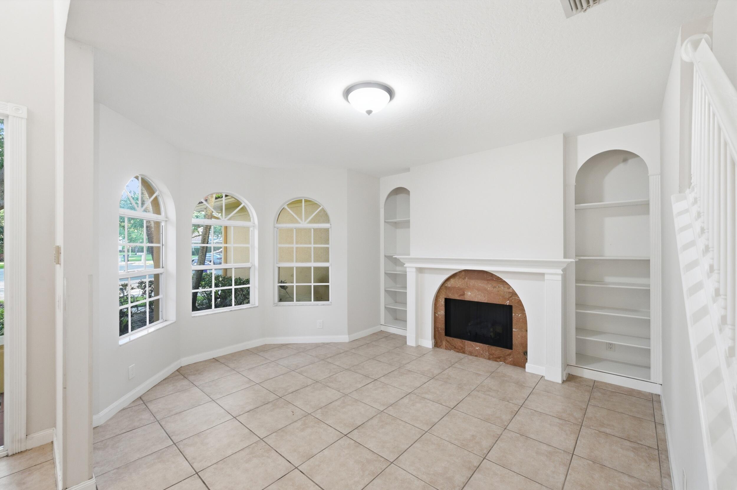 207 Banyanwood Point Jupiter, FL 33458 - Photo 7 of 47 Living/Foyer