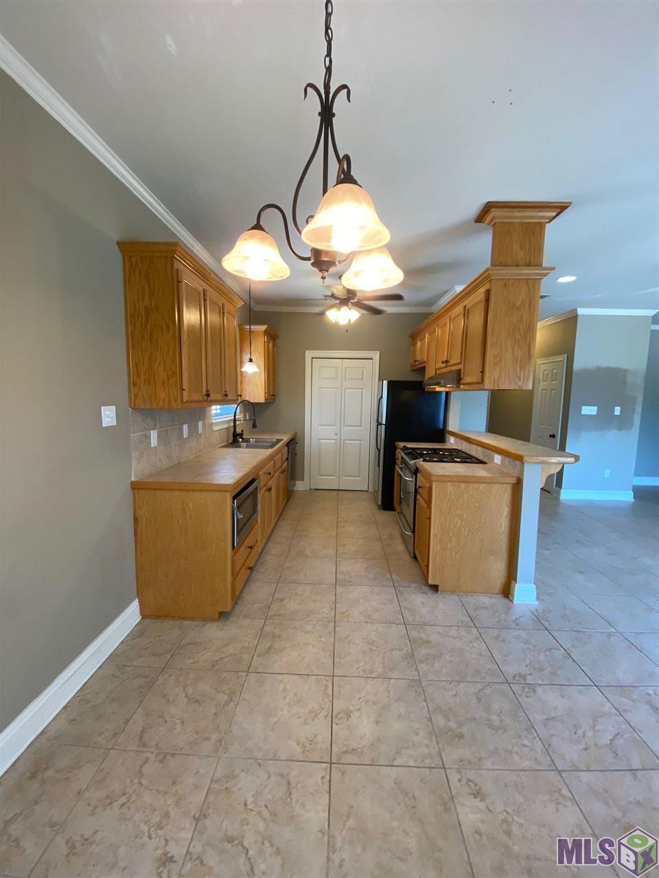 818 Meadow Bend Drive, Unit E Baton Rouge, LA 70820 - Photo 6 of 18
