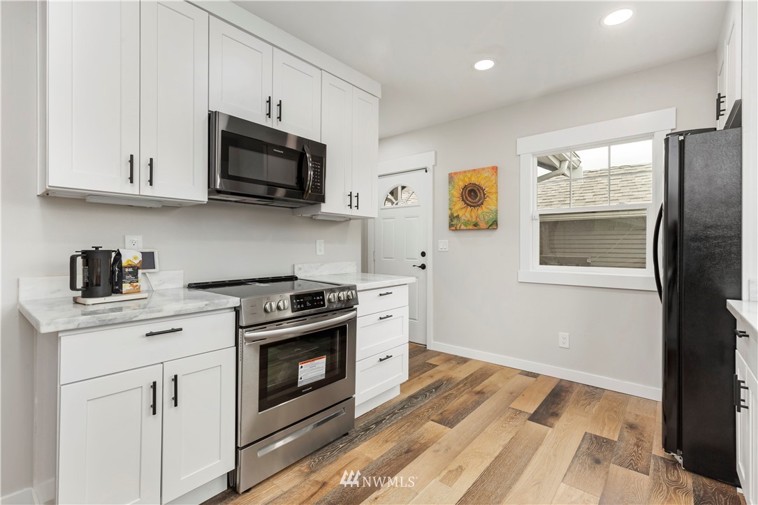817 North 3rd Street Renton, WA 98057 - Photo 11 of 30