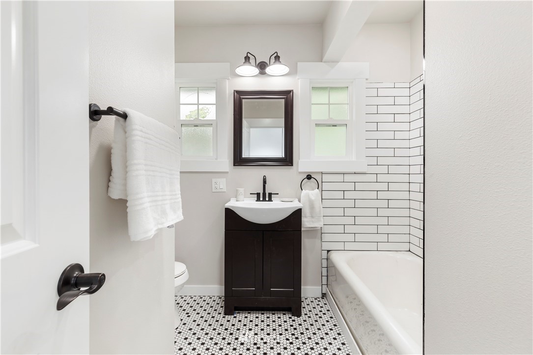 817 North 3rd Street Renton, WA 98057 - Photo 17 of 30