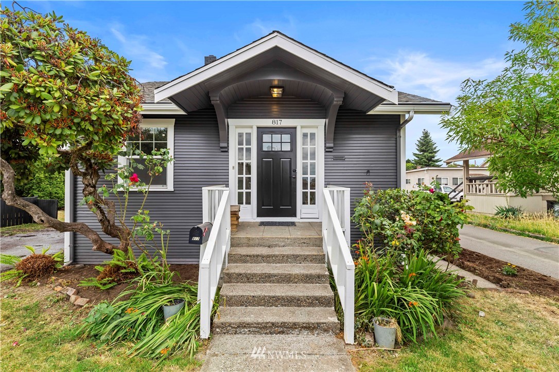817 North 3rd Street Renton, WA 98057 - Photo 3 of 30