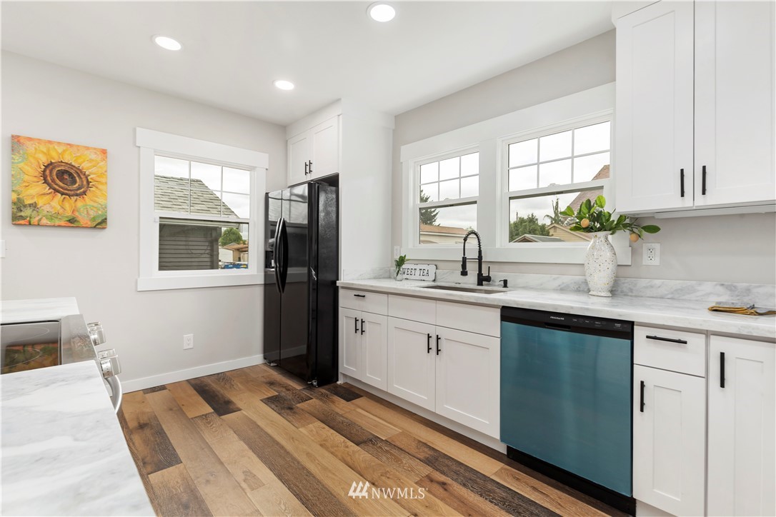 817 North 3rd Street Renton, WA 98057 - Photo 9 of 30