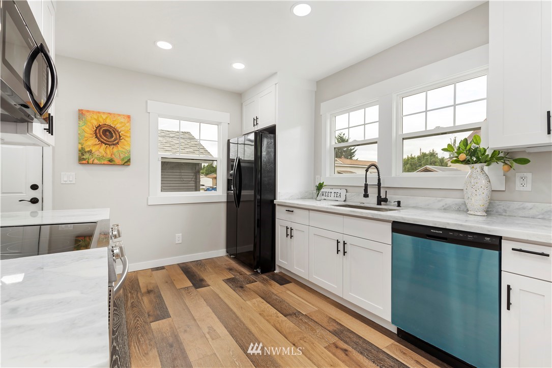 817 North 3rd Street Renton, WA 98057 - Photo 10 of 30
