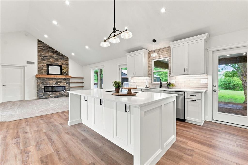 3222 Southwest Pryor Road Lee's Summit, MO 64082 - Photo 11 of 46 Gallery Image 11