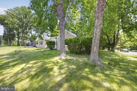 $475,000 | 66 Birchwood Knoll, Lawrence Township, NJ 08648