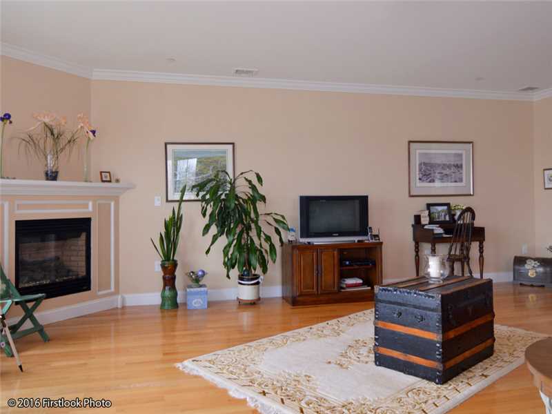 3954 Post Road, Unit 9 Warwick, RI 02886 - Photo 4 of 25 Living Room.