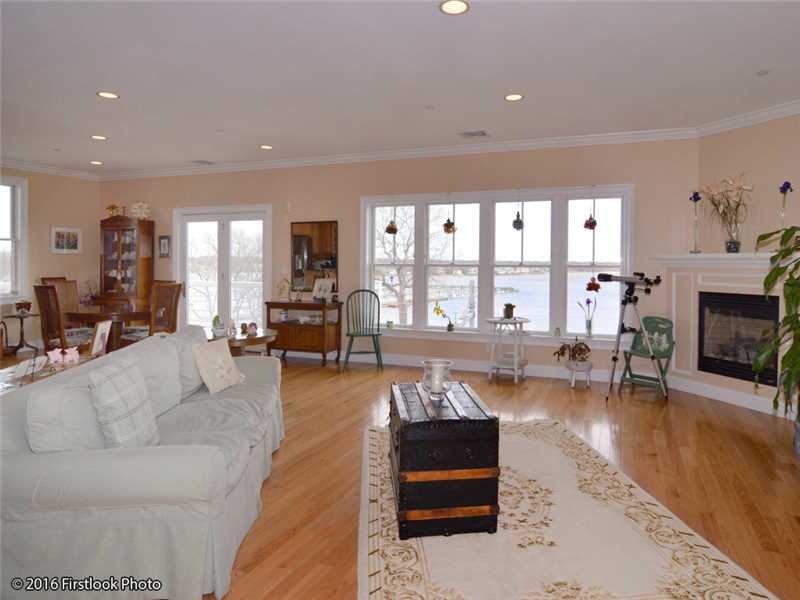 3954 Post Road, Unit 9 Warwick, RI 02886 - Photo 5 of 25 Living Room.
