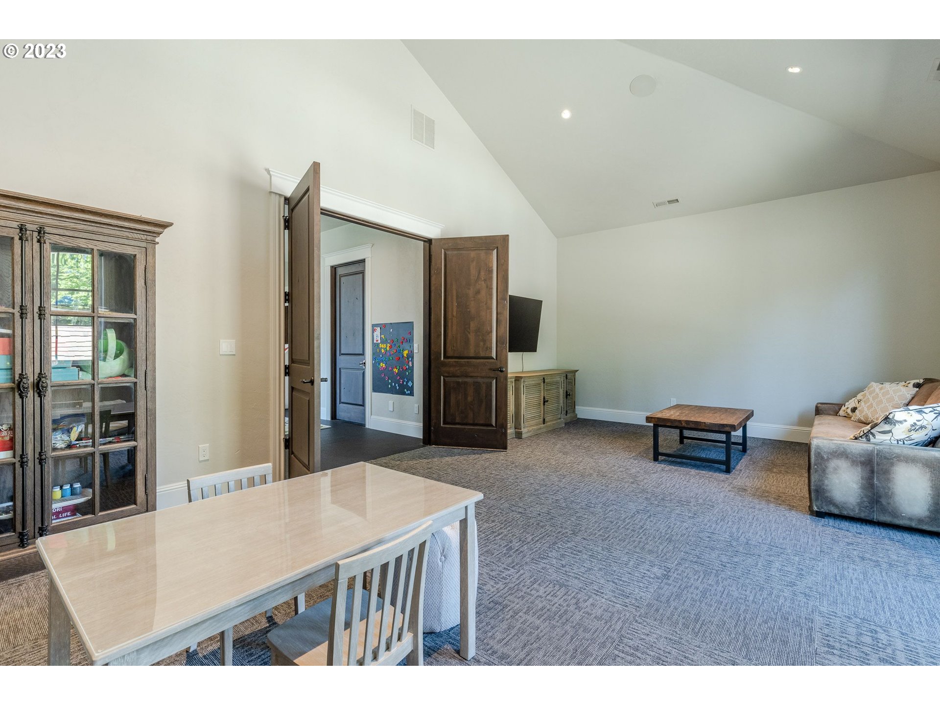 4075 Gilham Road Eugene, OR 97408 - Photo 34 of 48 a living room with furniture and a table