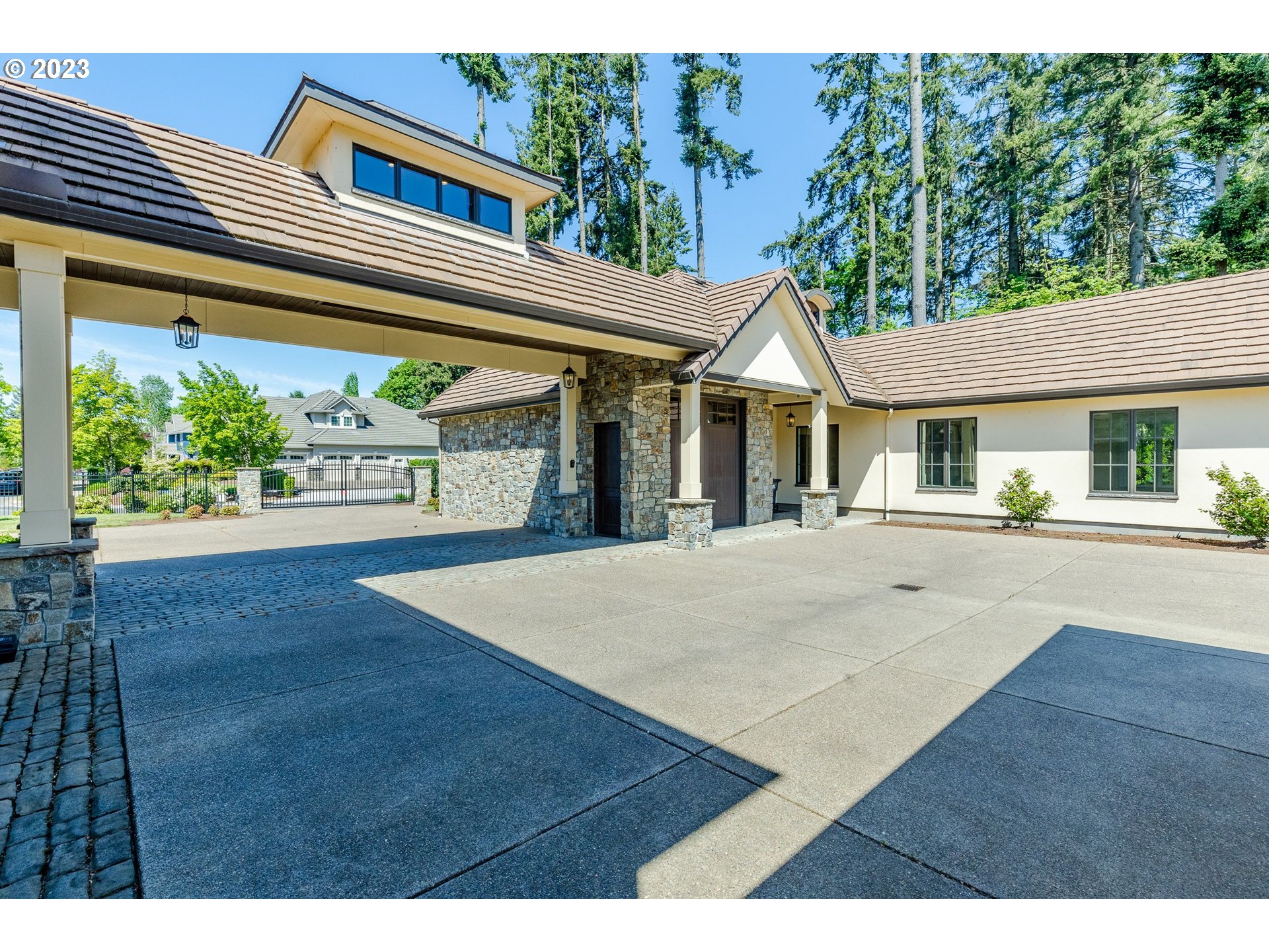 4075 Gilham Road Eugene, OR 97408 - Photo 40 of 48 a view of outdoor space yard and porch