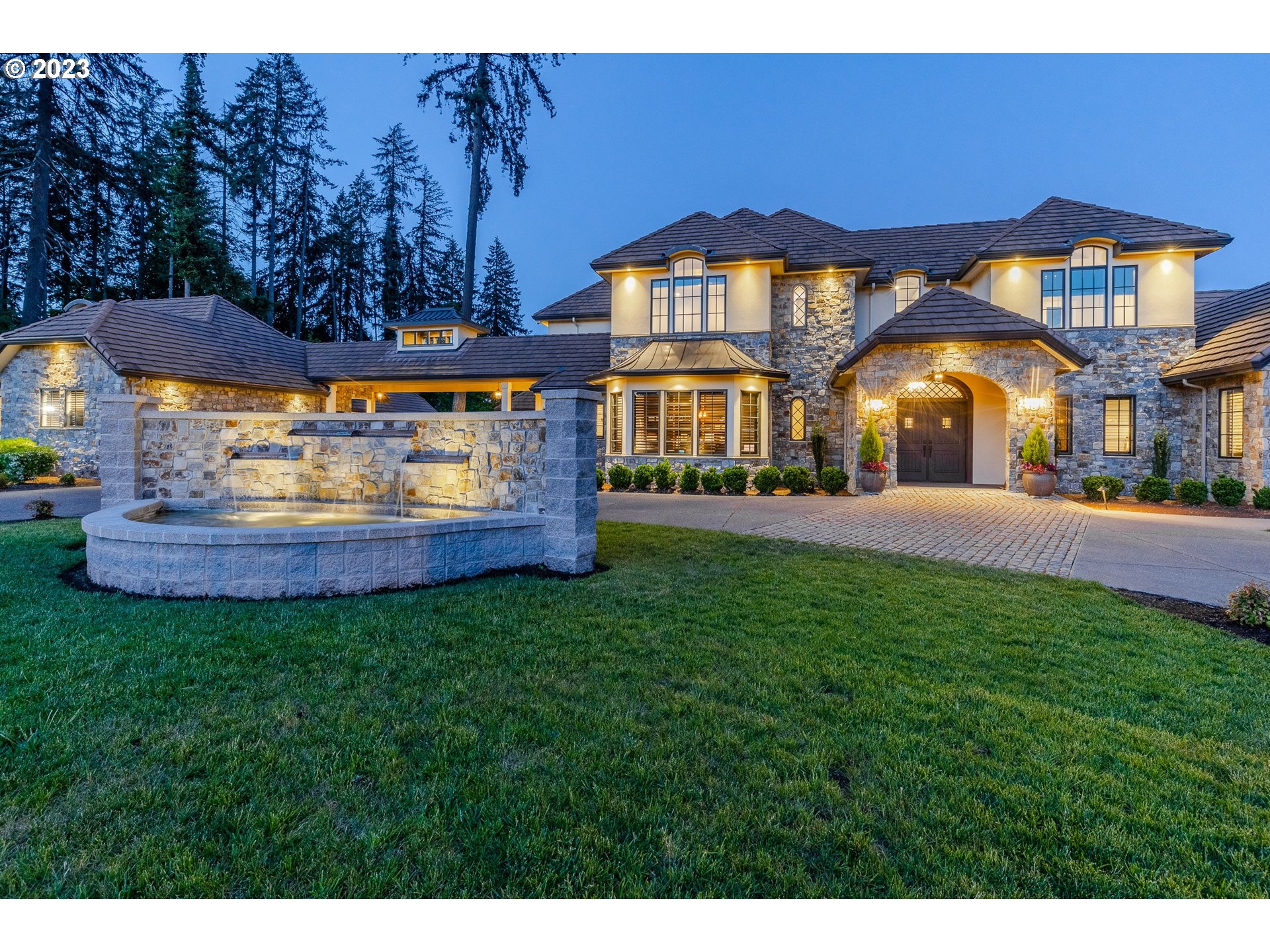 4075 Gilham Road Eugene, OR 97408 - Photo 44 of 48 a front view of a house with a yard