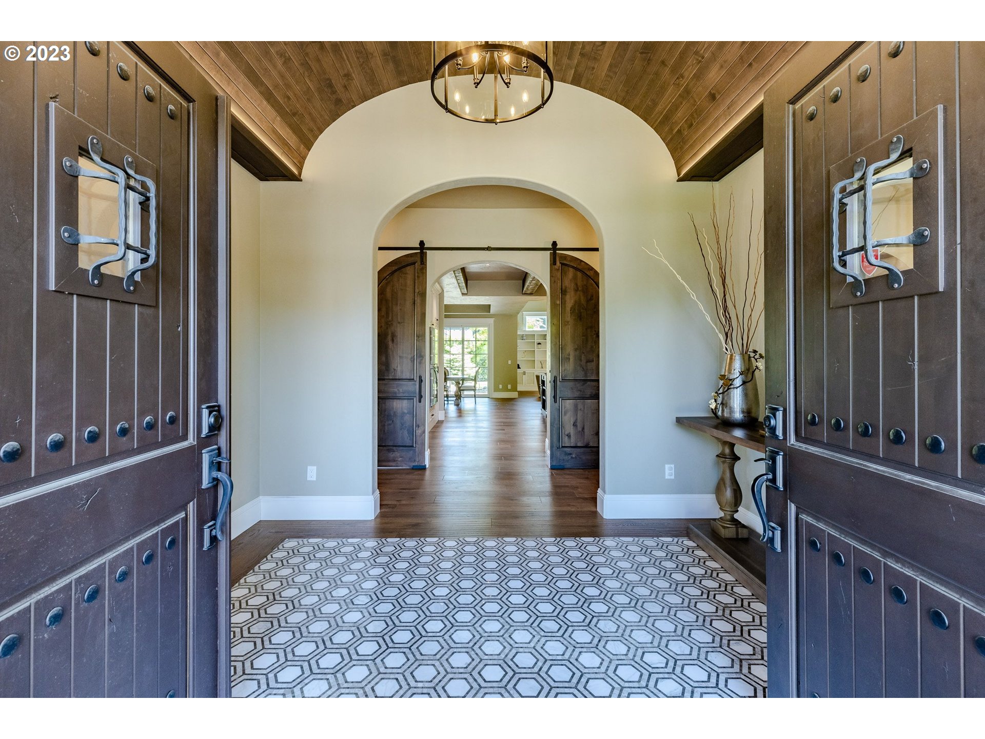 4075 Gilham Road Eugene, OR 97408 - Photo 8 of 48 a view of living room