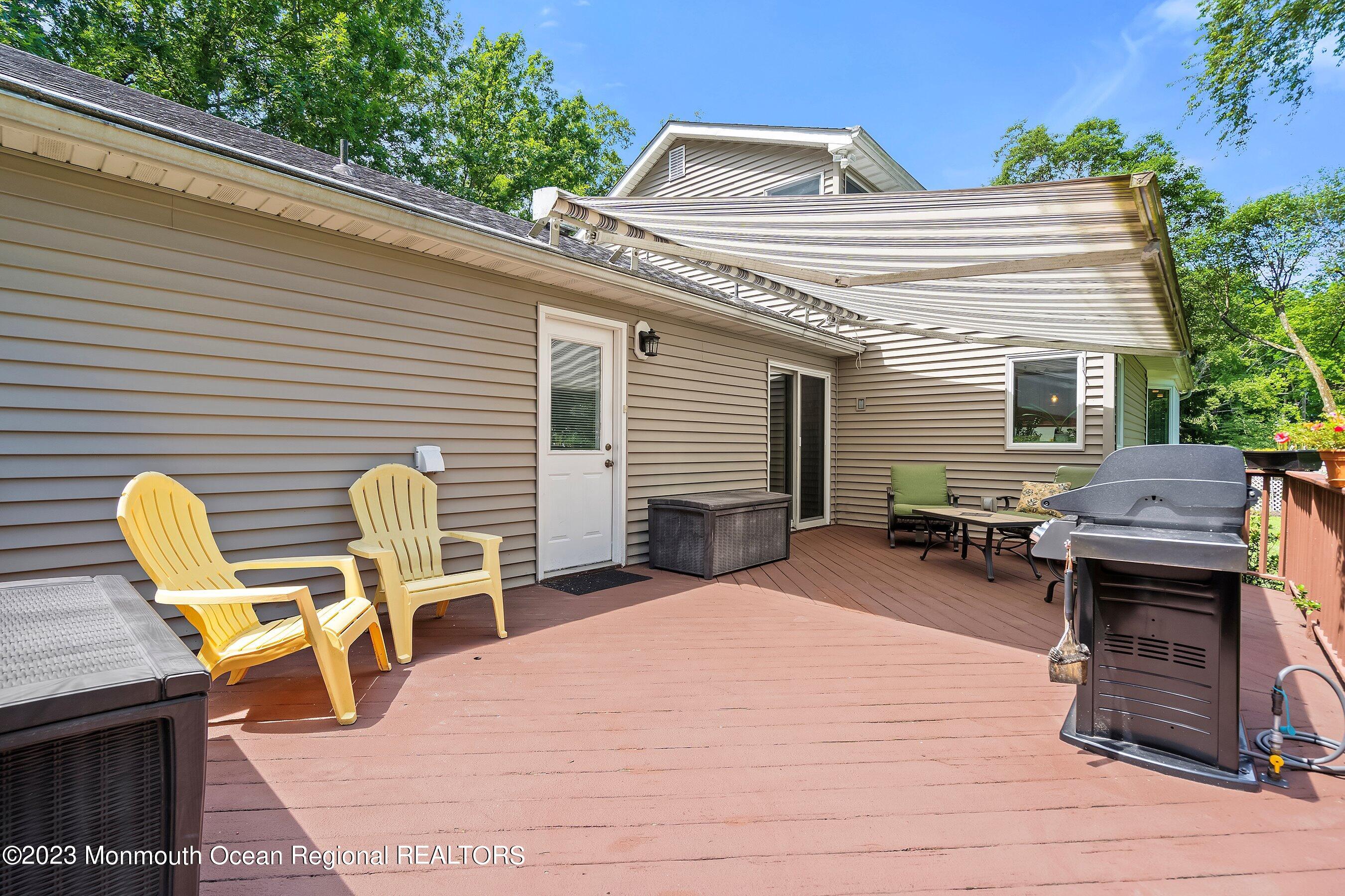 146 Peskin Road Farmingdale, NJ 07727 - Photo 25 of 31 Deck
