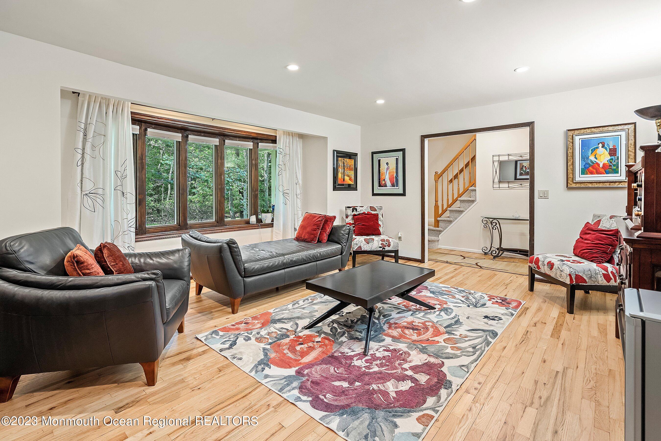 146 Peskin Road Farmingdale, NJ 07727 - Photo 7 of 31 Living Room