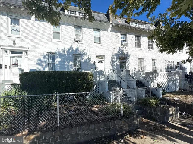 $1,195 | 6 Barney Circle Southeast, Unit 3, Washington, DC 20003