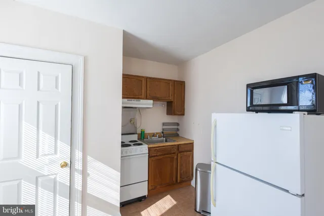 $1,195 | 6 Barney Circle Southeast, Unit 3, Washington, DC 20003