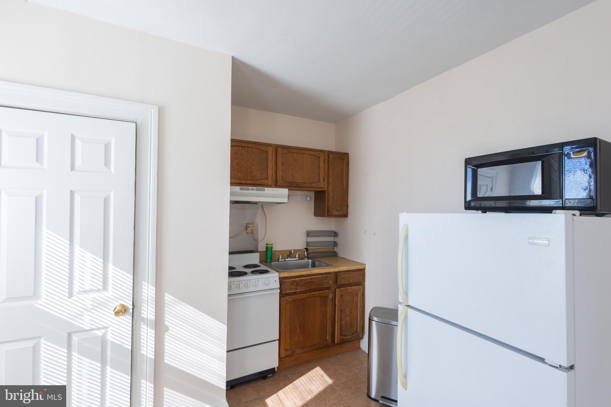 6 Barney Circle Southeast, Unit 3 Washington, DC 20003 - Photo 4 of 7